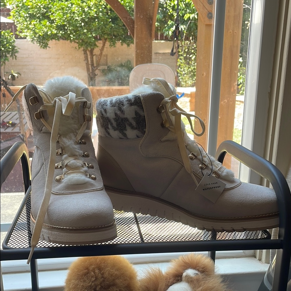 Cole Haan Cream Winter Boots with Plush Lining size 11 $50